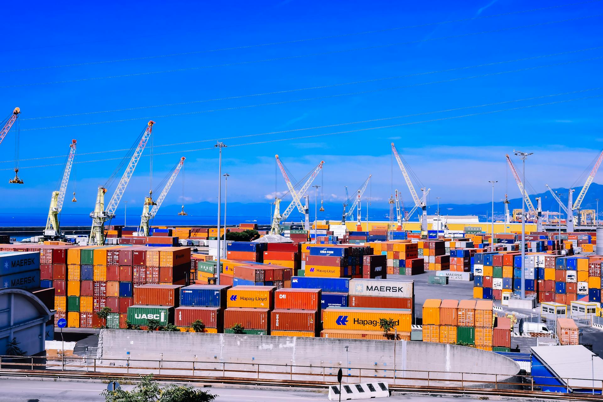 Importer de l'acier au Kenya et en Tanzanie : ports, droits de douane et partenaires locaux